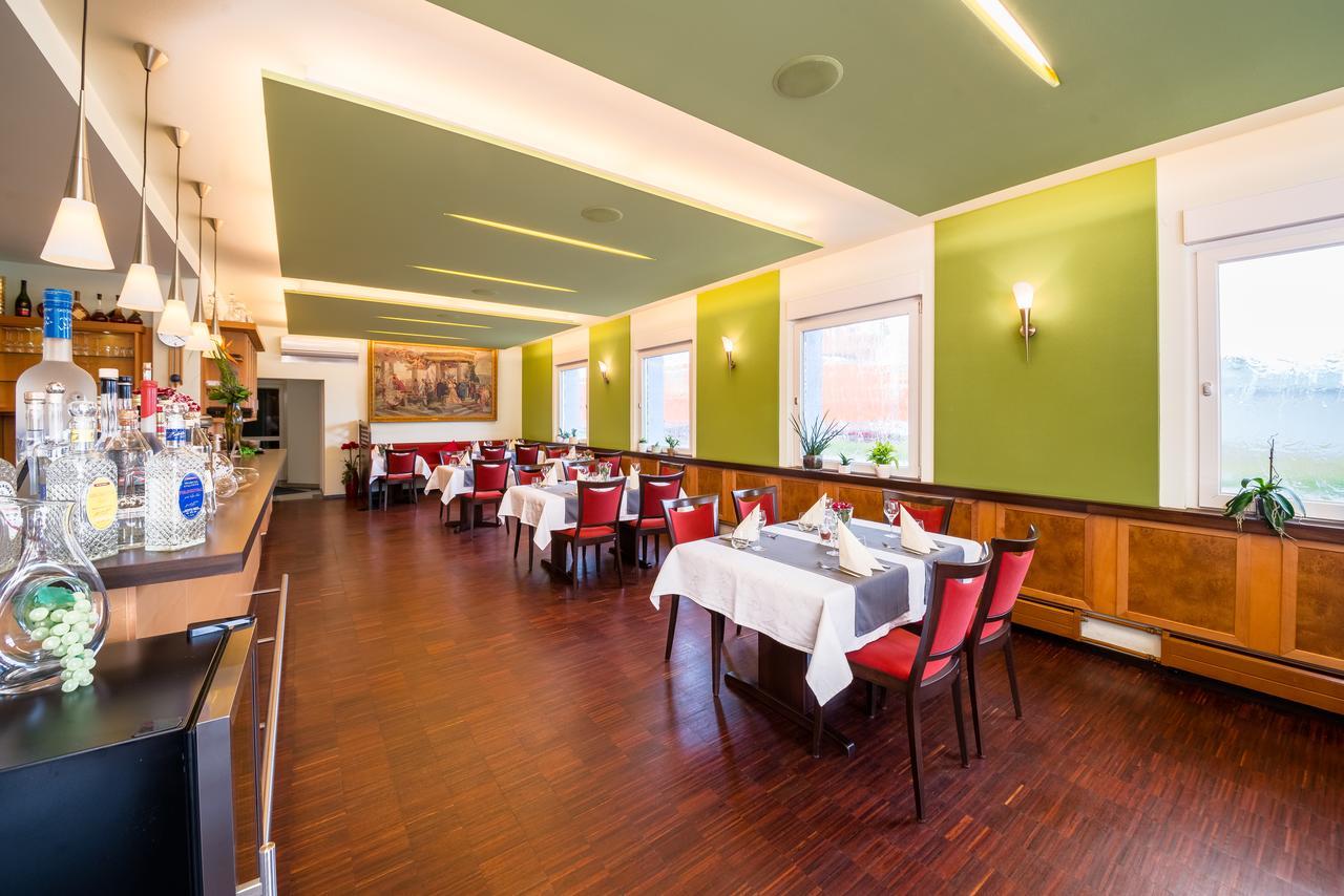 Hotel Restaurant Vater Rhein เวิร์ทอัมไรน์ ภายนอก รูปภาพ
