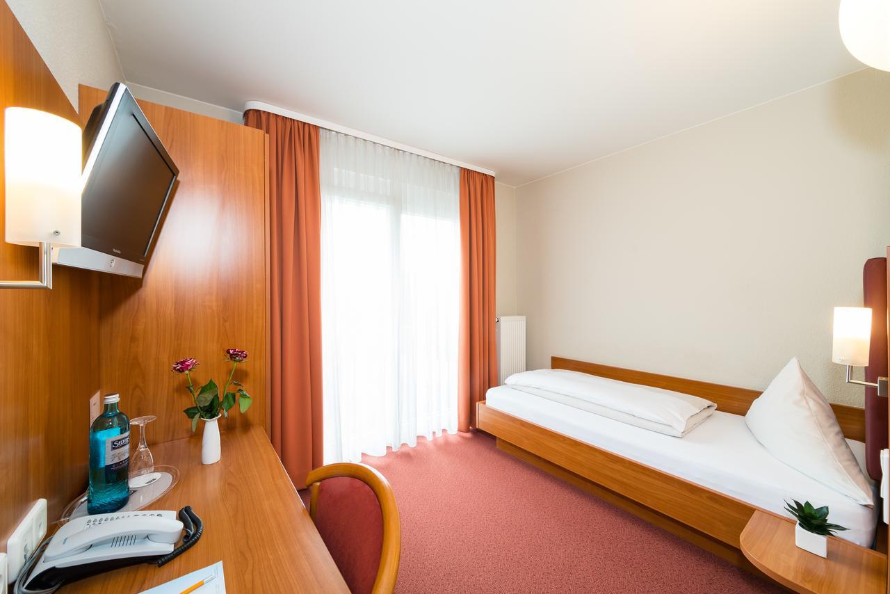 Hotel Restaurant Vater Rhein เวิร์ทอัมไรน์ ภายนอก รูปภาพ