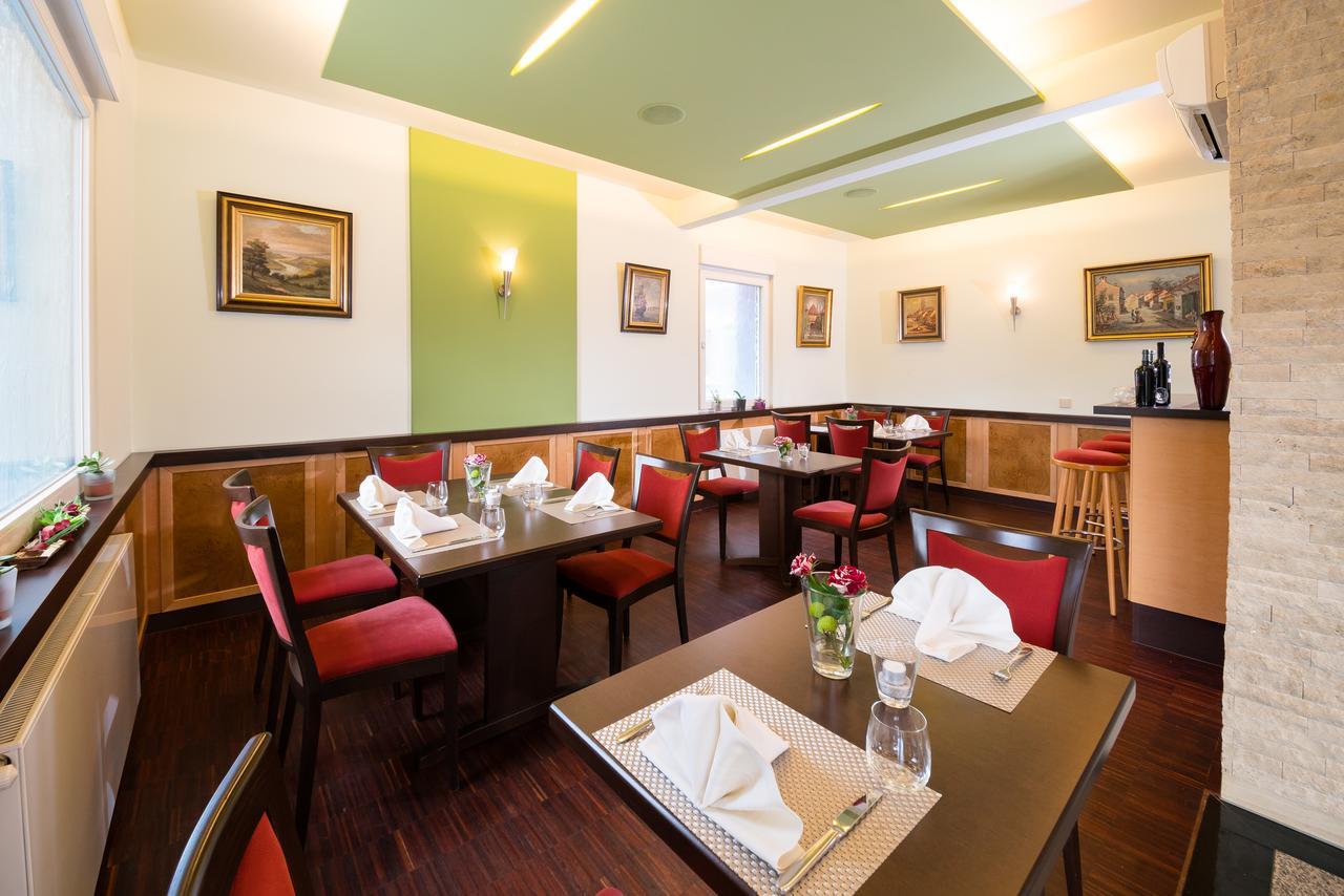 Hotel Restaurant Vater Rhein เวิร์ทอัมไรน์ ภายนอก รูปภาพ